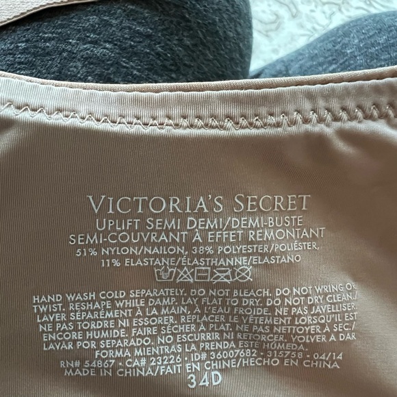 Victoria’s Secret T Shirt Bra with Uplift - 34D EUC - Picture 10 of 11